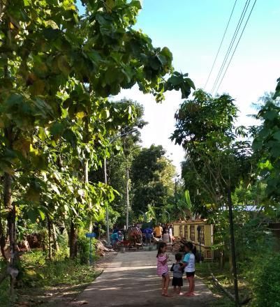 KEGIATAN GOTONG ROYONG COR BLOK HALAMAN MASJID DUSUN KALINAMPU