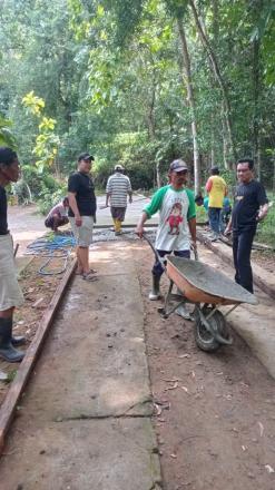 Monitoring Pembangunan Cor Blok Jalan di Padukuhan Dermojurang