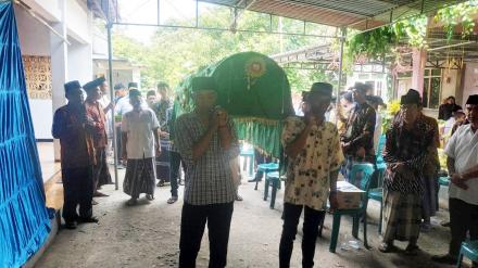 Aksi Simpati Pemerintah Kalurahan Seloharjo Kepada Ny. Kariyo Tujem di Nambangan