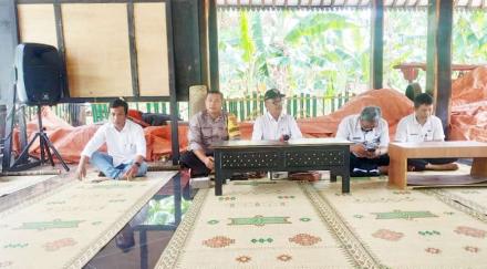 Sosialisasi Padat Karya Cor Blok Dari Disnakertranss Kabupaten Bantul di Padukuhan  Boboktempel