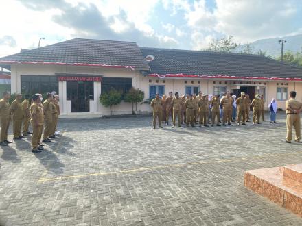 Apel Pagi di Halaman Kalurahan Seloharjo