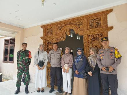 Penerima Logistik Kotak Suara dari Kalurahan Seloharjo