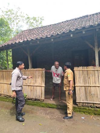 Kunjungan Lurah dalam Rangka Survey MCK